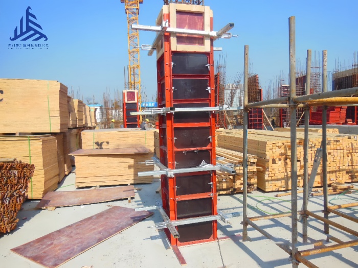 Steel-framed timber formwork for columns Steel-framed timber formwork for columns
